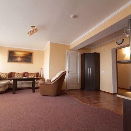 Hotel Prietenia Bender ภายนอก รูปภาพ