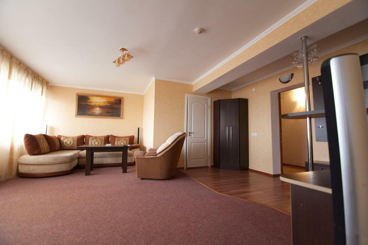 Hotel Prietenia Bender ภายนอก รูปภาพ
